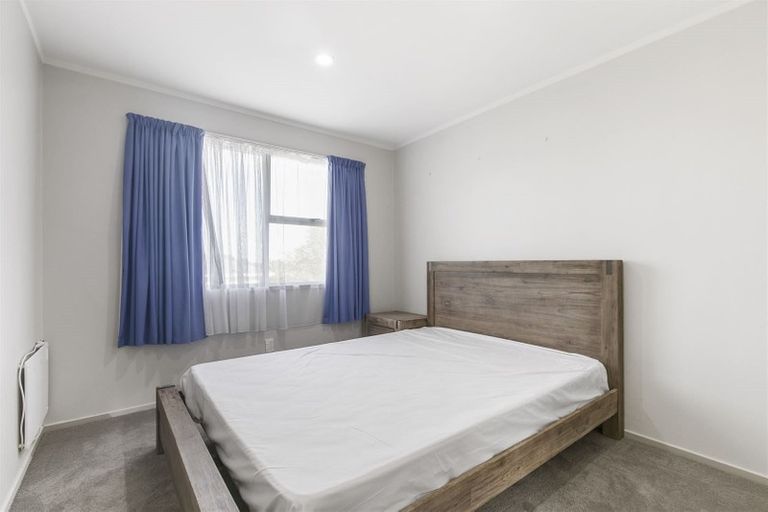 Photo of property in 94 Sycamore Drive, Sunnynook, Auckland, 0620