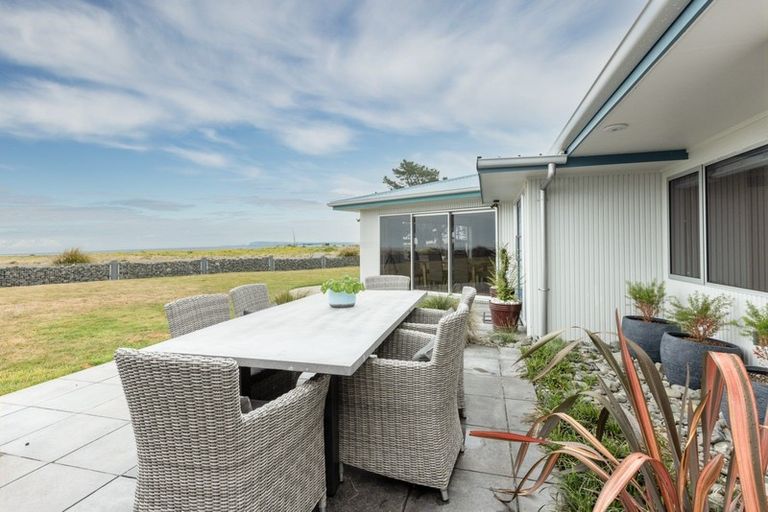 Photo of property in 60 Le Quesne Road, Bay View, Napier, 4104