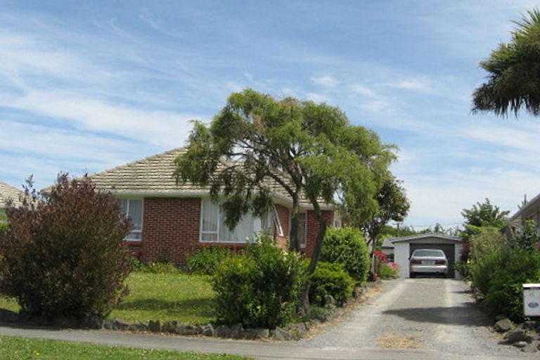 Photo of property in 13 Pembroke Street, Avondale, Christchurch, 8061