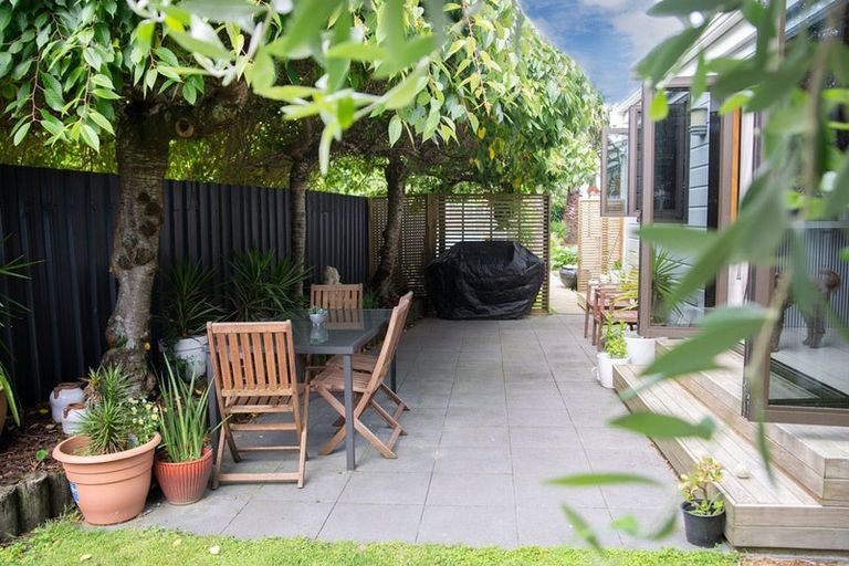 Photo of property in 15 Waitawa Place, Lynmore, Rotorua, 3010