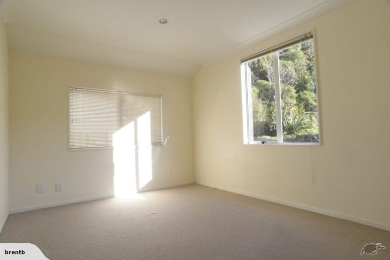 Photo of property in 21a Percy Dyett Drive, Karori, Wellington, 6012