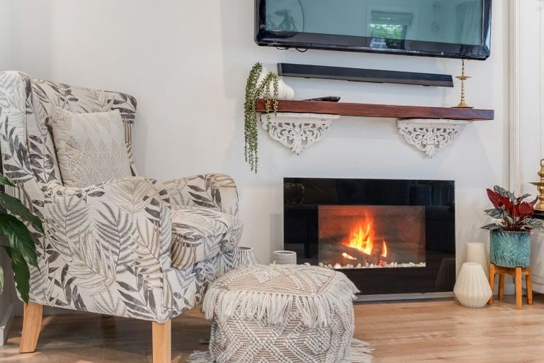 Photo of property in 5 Waihanga Way, Bucklands Beach, Auckland, 2014