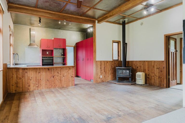 Photo of property in 80674 Masterton Road, Woodville, 4999