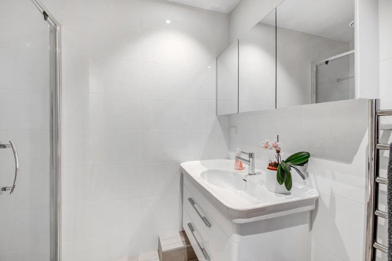 Photo of property in 1111/11 Tamariki Avenue, Kelston, Auckland, 0602
