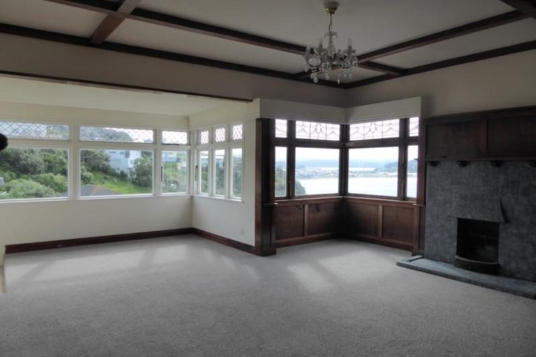 Photo of property in 9 Hungerford Road, Lyall Bay, Wellington, 6022
