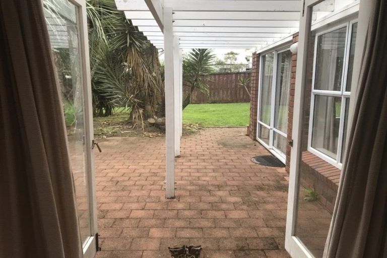 Photo of property in 3 Charles Prevost Drive, The Gardens, Auckland, 2105