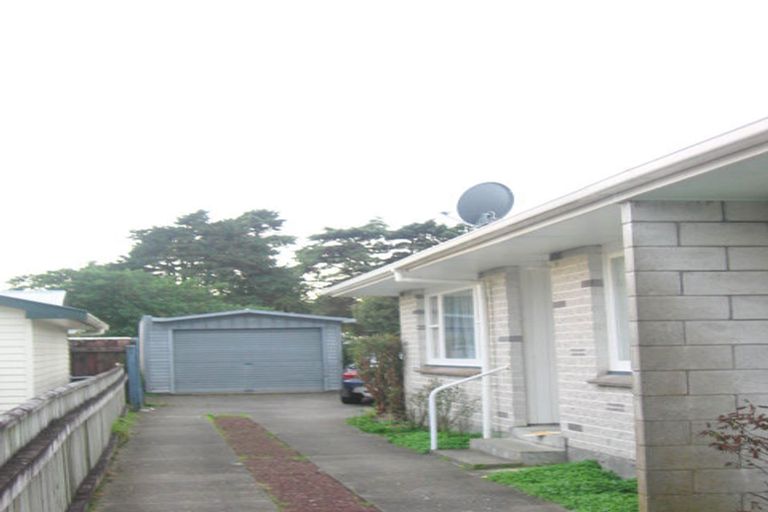 Photo of property in 25a Porutu Street, Fairfield, Lower Hutt, 5011