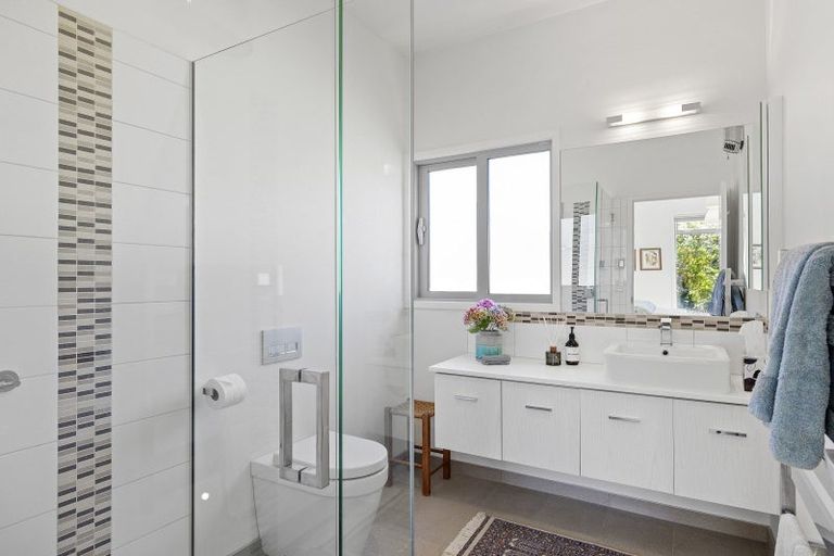 Photo of property in 6a Taylors Avenue, Bryndwr, Christchurch, 8052