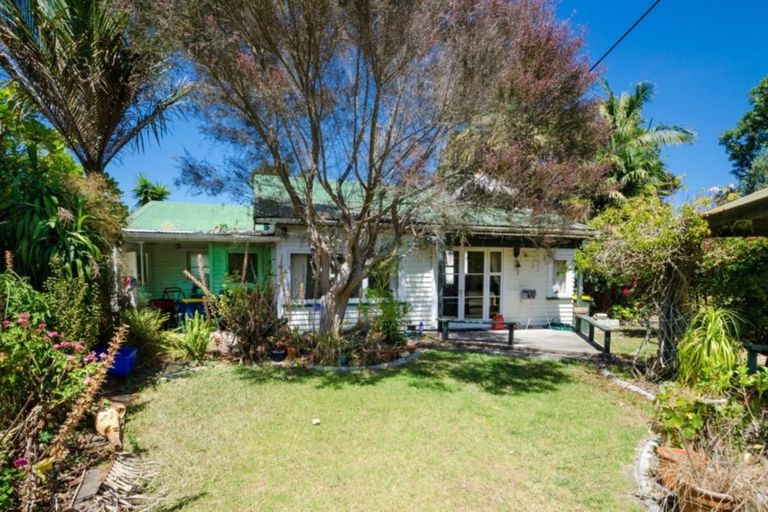 Photo of property in 67 Ferry Parade, Herald Island, Auckland, 0618