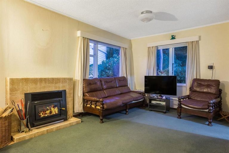 Photo of property in 41 Hampton Hill Road, Tawa, Wellington, 5028