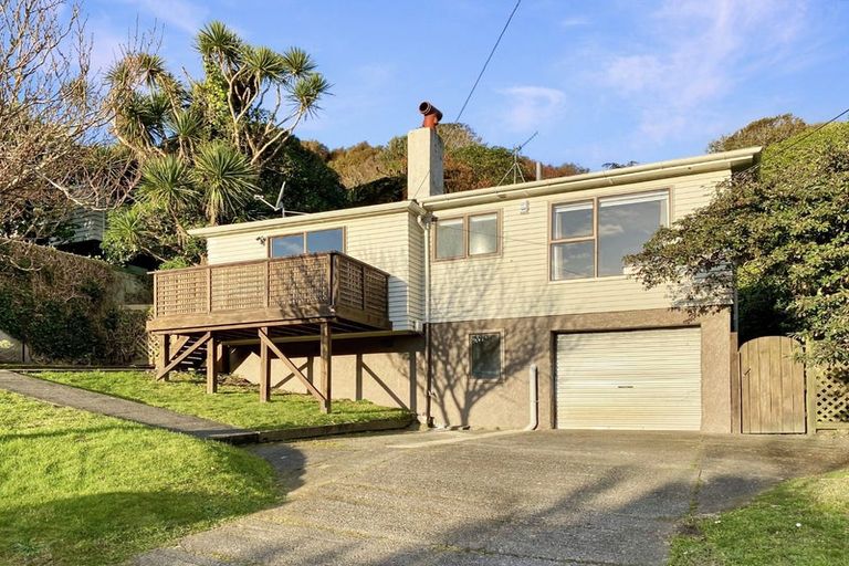 Photo of property in 14 Montgomery Avenue, Karori, Wellington, 6012