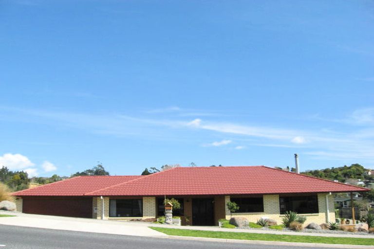 Photo of property in 203 Heta Road, Merrilands, New Plymouth, 4312