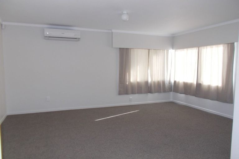 Photo of property in 1/43 Dale Crescent, Pakuranga, Auckland, 2010