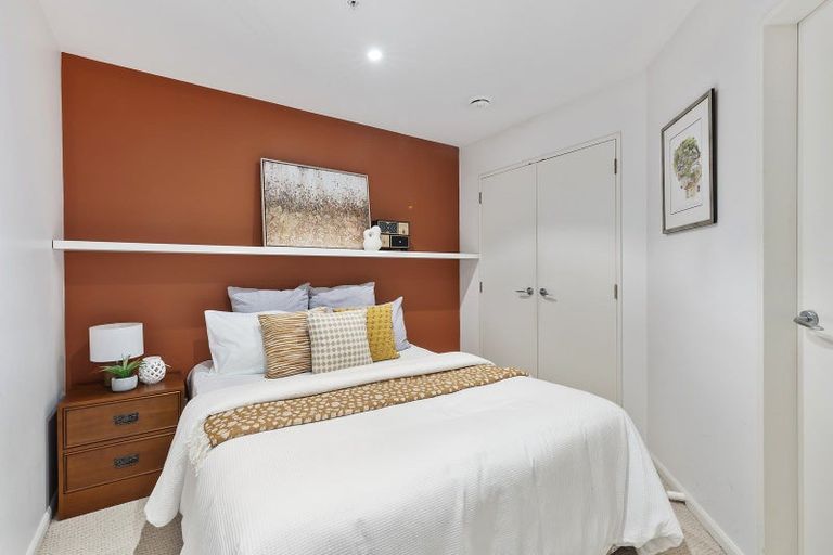 Photo of property in 4e/5 Kent Terrace, Mount Victoria, Wellington, 6011