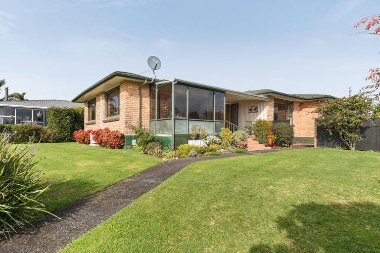 Photo of property in 36 Wairau Road, Oakura, 4314