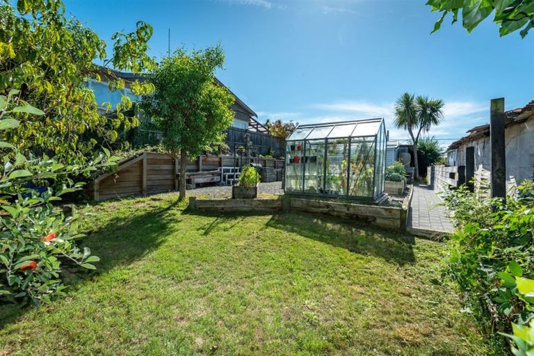 Photo of property in 91 Bowhill Road, New Brighton, Christchurch, 8083