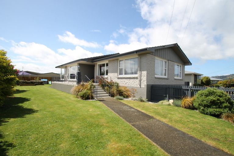 Photo of property in 12 Esk Place, Mosgiel, 9024