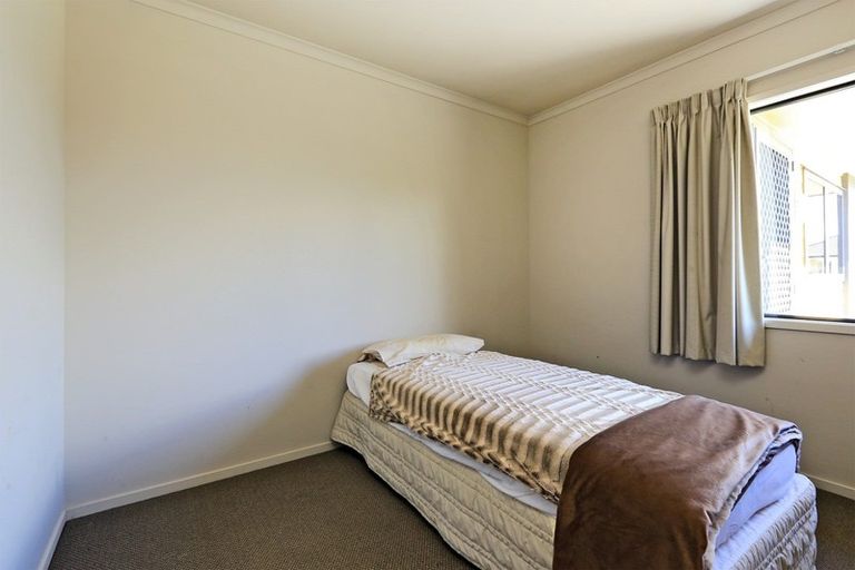 Photo of property in 3 Mcnaughton Place, Onekawa, Napier, 4110