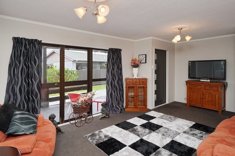 Photo of property in 4 Burnridge Place, Belfast, Christchurch, 8051