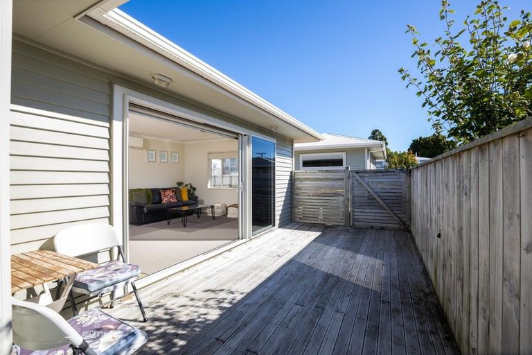 Photo of property in 44 Belt Road, Moturoa, New Plymouth, 4310