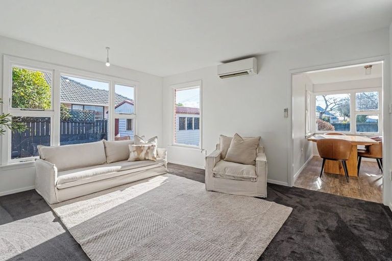 Photo of property in 11 Beatrice Place, Avonhead, Christchurch, 8042