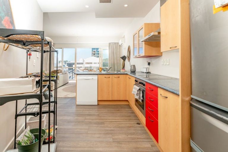 Photo of property in De Vere Apartments, 10/23 Tennyson Street, Te Aro, Wellington, 6011