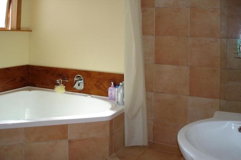 Photo of property in 55 Forrest Hill Road, Milford, Auckland, 0620