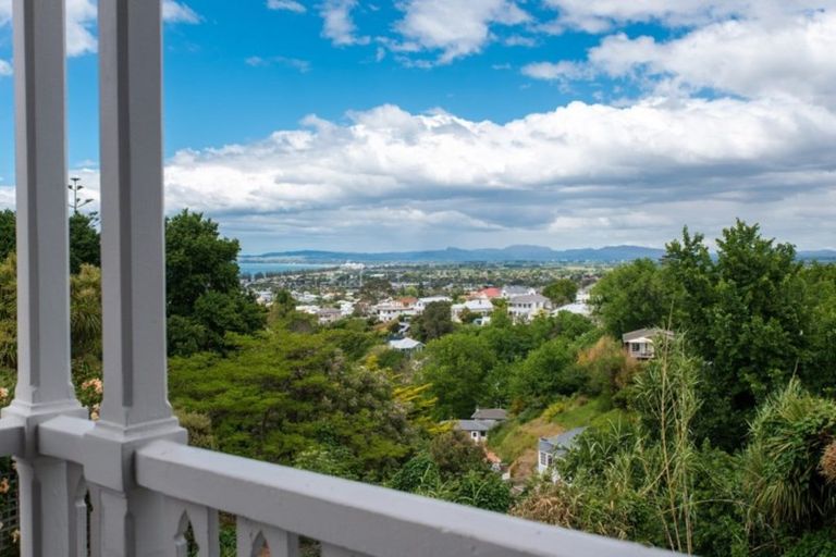 Photo of property in 7 Sealy Road, Bluff Hill, Napier, 4110