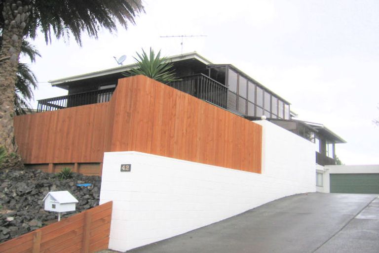 Photo of property in 2/42a Hastings Road, Mairangi Bay, Auckland, 0630