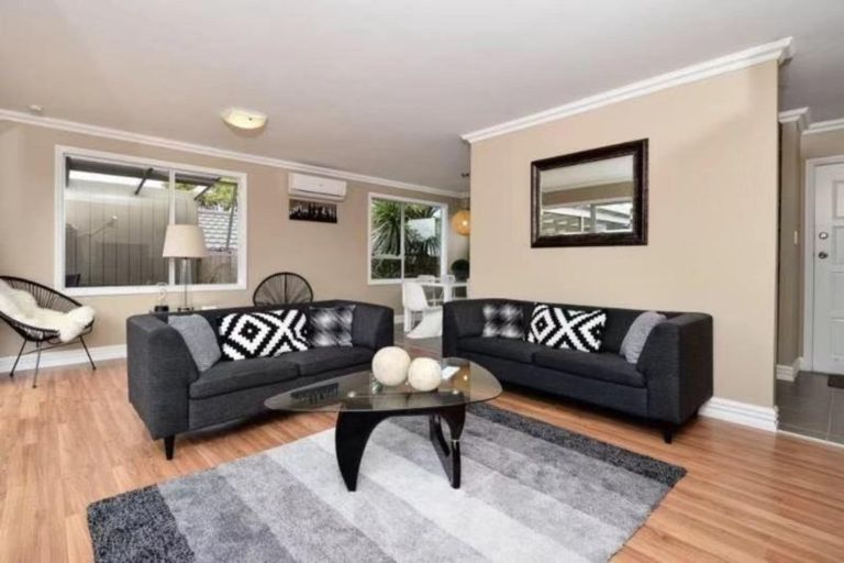 Photo of property in 27 Pahi Place, West Harbour, Auckland, 0618