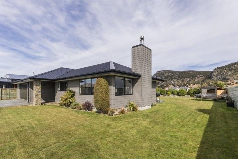Photo of property in 3 Poppy Lane, Albert Town, Wanaka, 9305