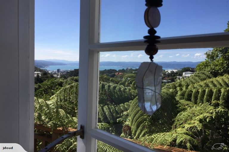 Photo of property in 5 Thorby Street, Northland, Wellington, 6012