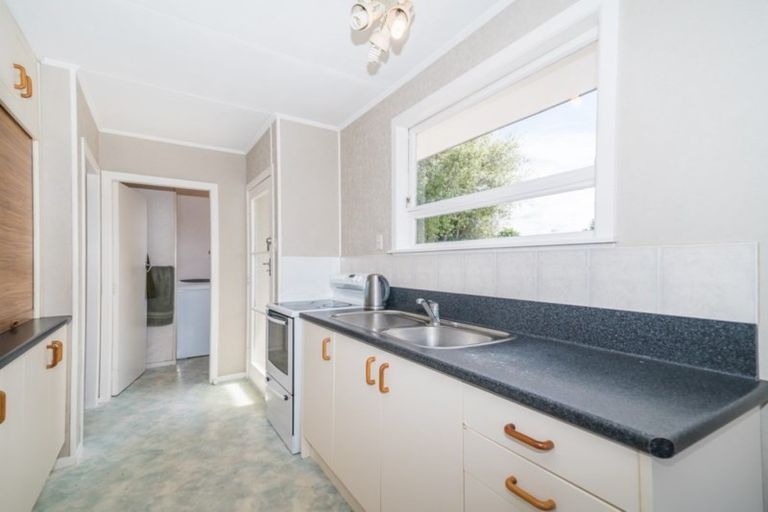 Photo of property in 36 Tararua Terrace, Cloverlea, Palmerston North, 4412