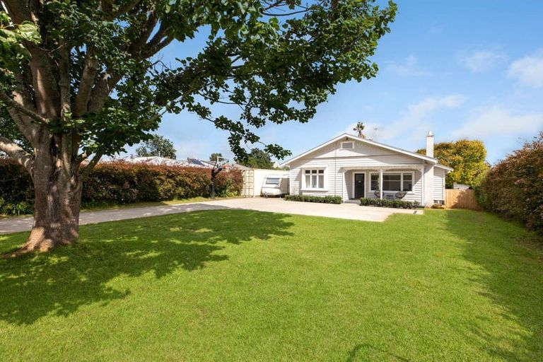 Photo of property in 6 Sandspit Road, Waiuku, 2123