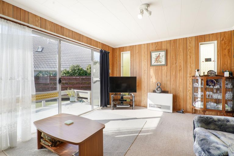 Photo of property in 8 Purdie Place, Milson, Palmerston North, 4414
