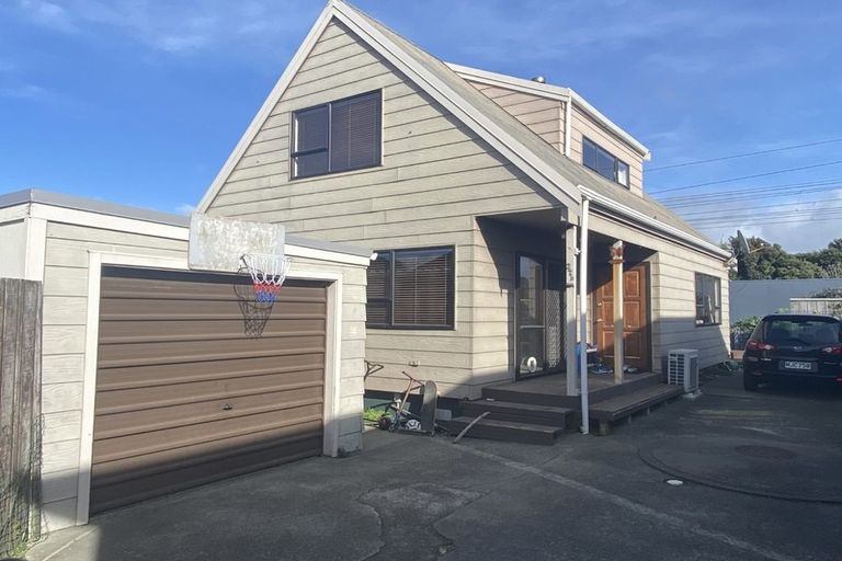 Photo of property in 27b Mana Esplanade, Paremata, Porirua, 5026