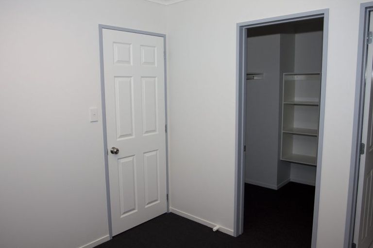 Photo of property in 33 Edgewood Way, Henderson, Auckland, 0612
