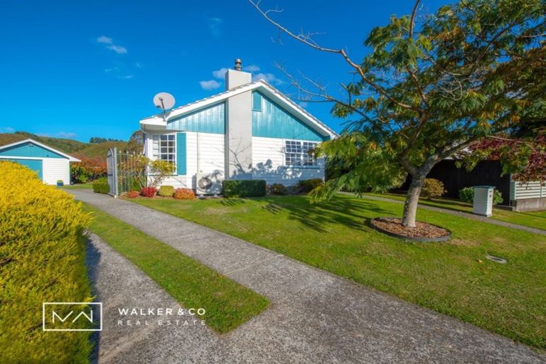 Photo of property in 35 Mountbatten Grove, Clouston Park, Upper Hutt, 5018
