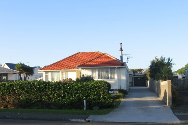 Photo of property in 23a Main Road, Titahi Bay, Porirua, 5022