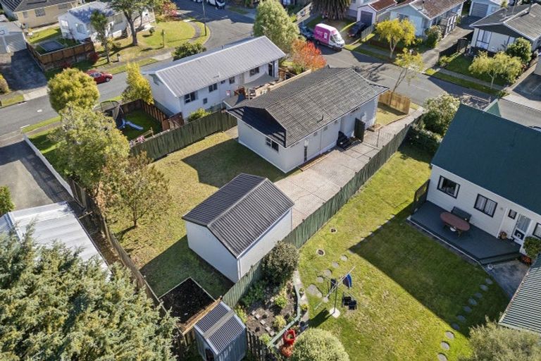 Photo of property in 24 Hartford Crescent, Totara Park, Upper Hutt, 5018