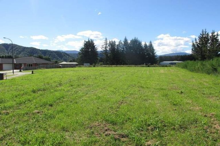 Photo of property in 17 Wicken Place, Reefton, 7830