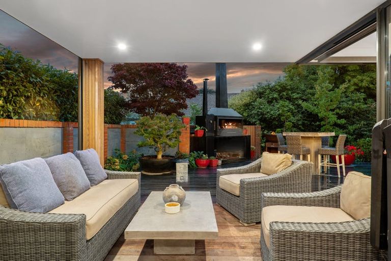 Photo of property in 66 Straven Road, Fendalton, Christchurch, 8014