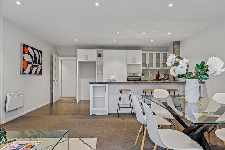 Photo of property in 6 Date Crescent, Aidanfield, Christchurch, 8025