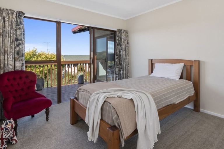 Photo of property in 8 Robin Lane, Browns Bay, Auckland, 0630