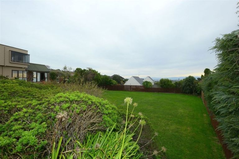 Photo of property in 3 Drayton Drive, Mount Pleasant, Christchurch, 8081