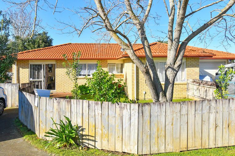 Photo of property in 405a Roscommon Road, Clendon Park, Auckland, 2103