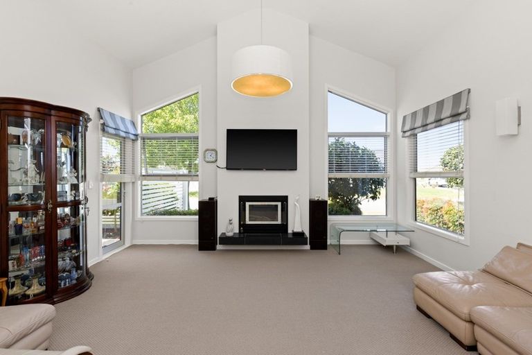 Photo of property in 11 Aoraki Road, Poraiti, Napier, 4112