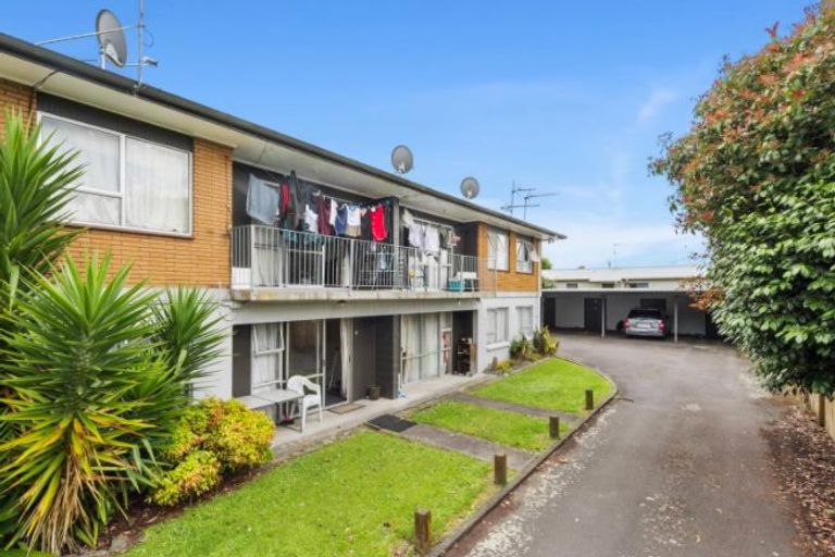 Photo of property in 2/46 May Street, Hamilton East, Hamilton, 3216