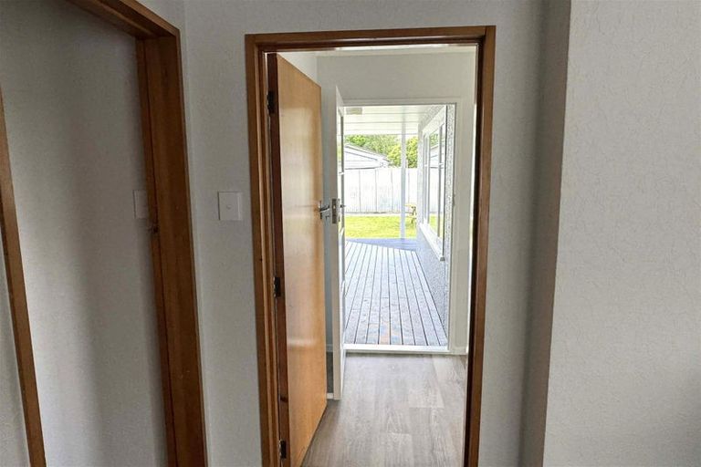 Photo of property in 4 Mokau Place, Terrace End, Palmerston North, 4410