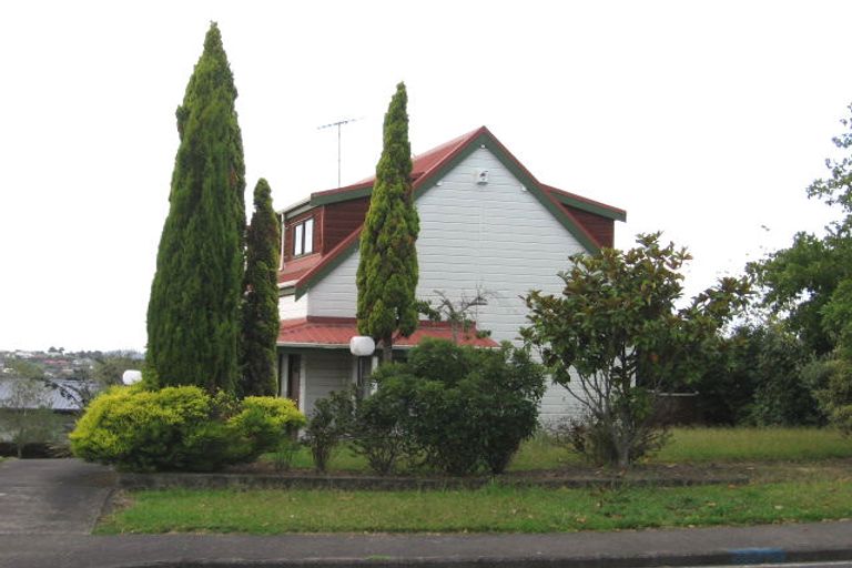 Photo of property in 18 Widmore Drive, Massey, Auckland, 0614